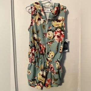 Brooklyn + Grey size 6 short romper-zipper top-NWT